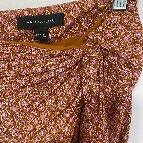 Ann Taylor Paisley Twist Pencil Skirt - Picture 4 of 4